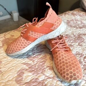 Hey Dude Mistral Rose Mesh Lace Up Shoe Size 7 Coral Sneaker Casual Quick Dry